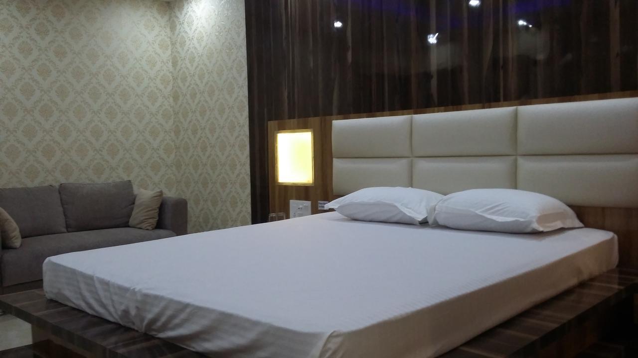 Hotel Crystal International Dhanbad Bagian luar foto