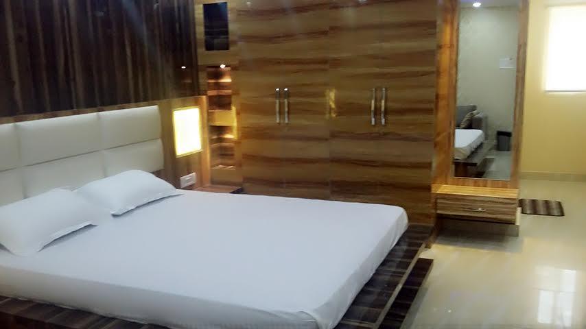 Hotel Crystal International Dhanbad Bagian luar foto